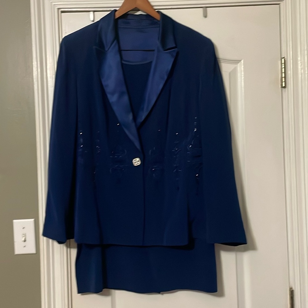Gorgeous Navy Blue Liz Elana 3 Piece Suit